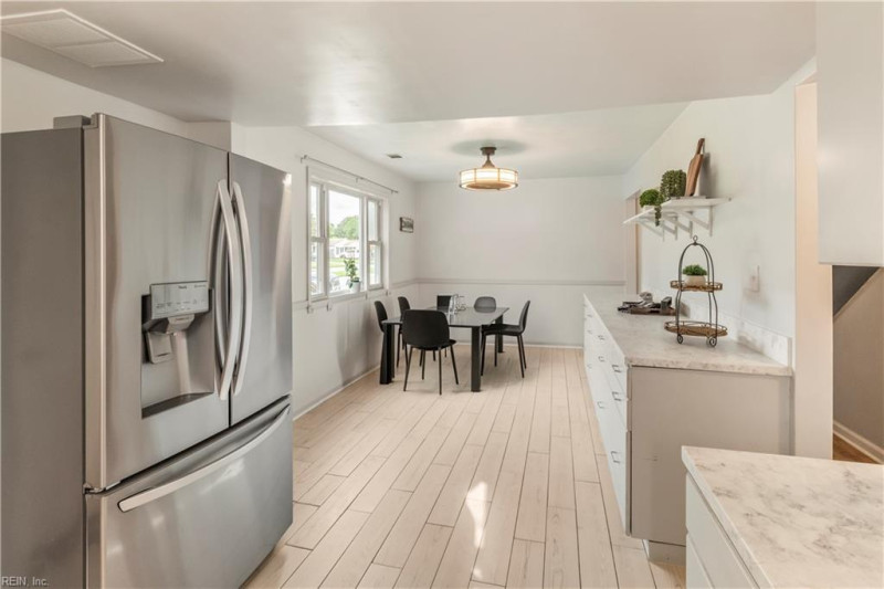 Photo 10 of 48 residential for sale in Virginia Beach virginia