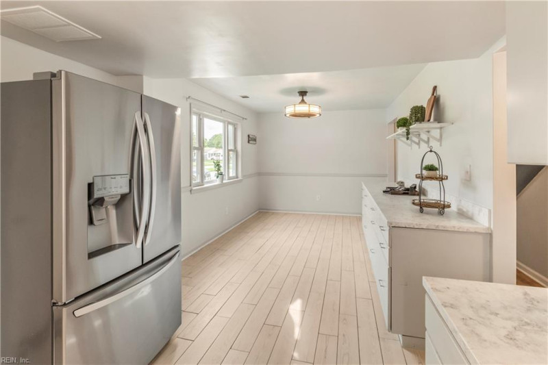 Photo 11 of 48 residential for sale in Virginia Beach virginia