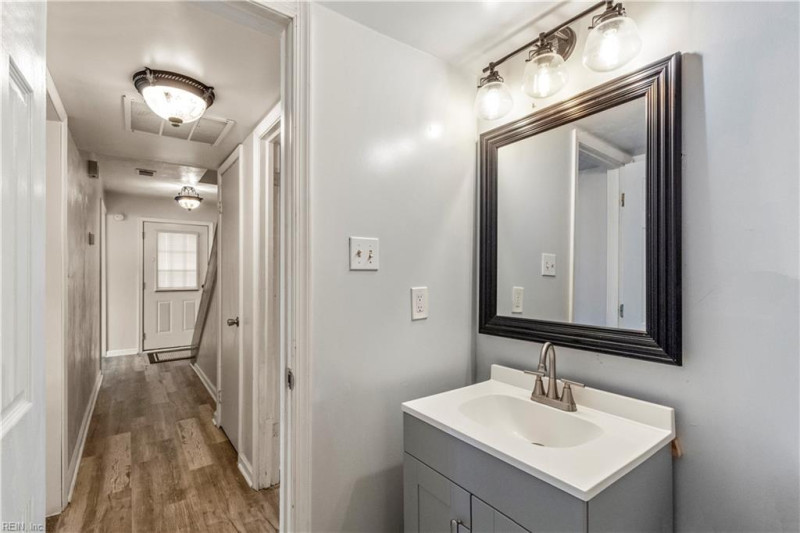 Photo 21 of 48 residential for sale in Virginia Beach virginia