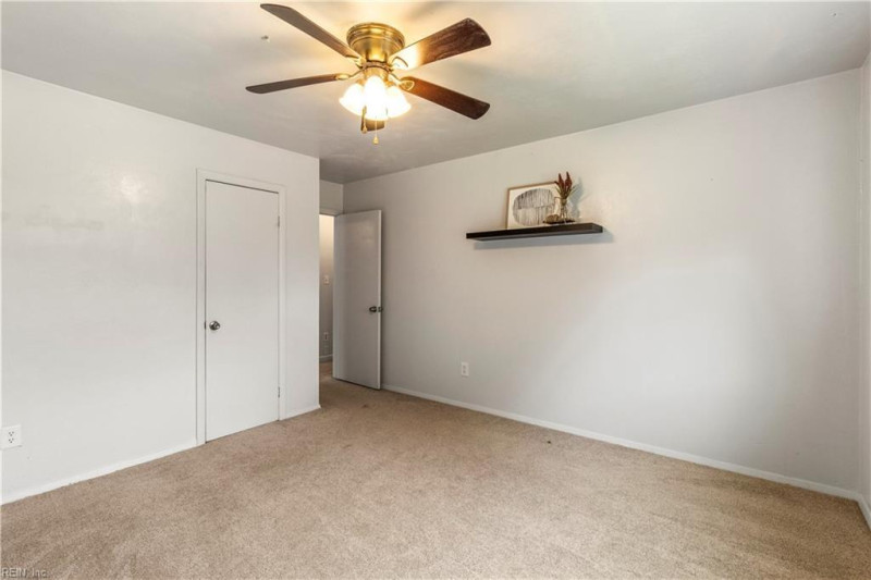 Photo 25 of 48 residential for sale in Virginia Beach virginia