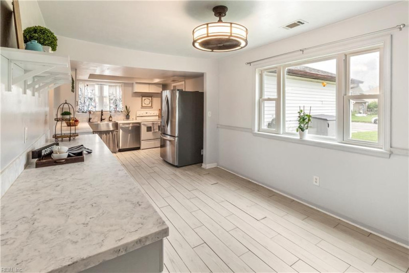 Photo 7 of 48 residential for sale in Virginia Beach virginia