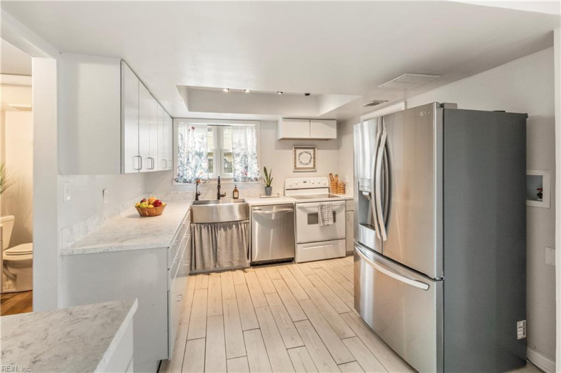 Photo 8 of 48 residential for sale in Virginia Beach virginia