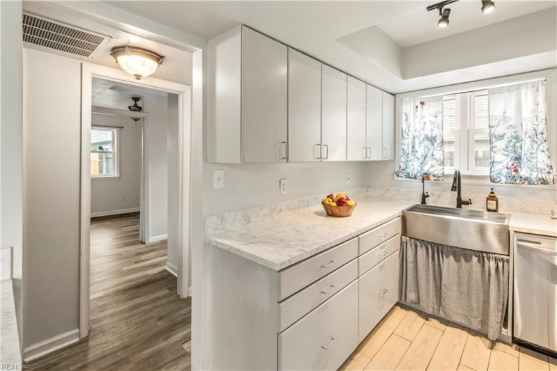 Photo 9 of 48 residential for sale in Virginia Beach virginia