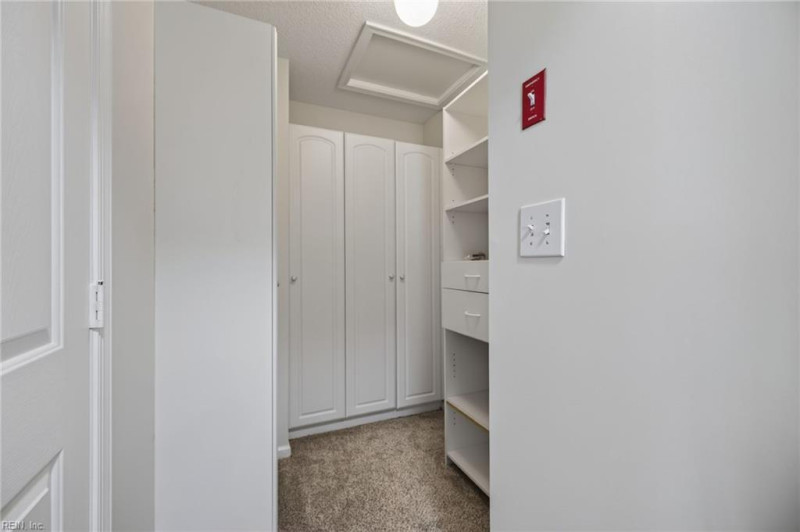 Photo 13 of 36 residential for sale in Chesapeake virginia