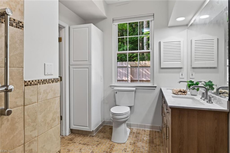 Photo 24 of 36 residential for sale in Chesapeake virginia