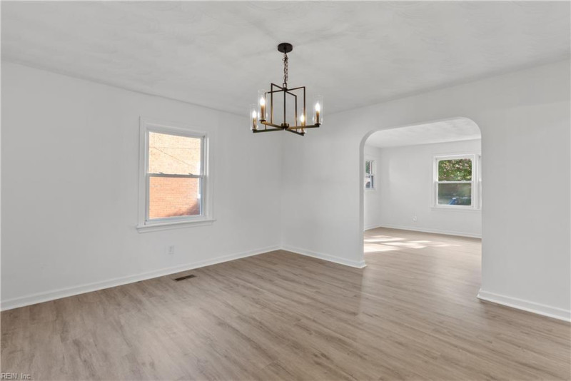 Photo 11 of 44 residential for sale in Norfolk virginia
