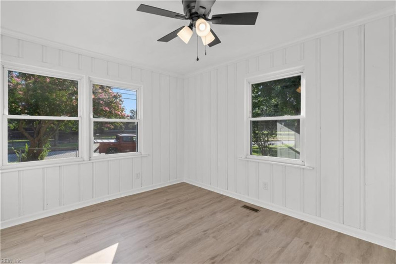 Photo 16 of 44 residential for sale in Norfolk virginia