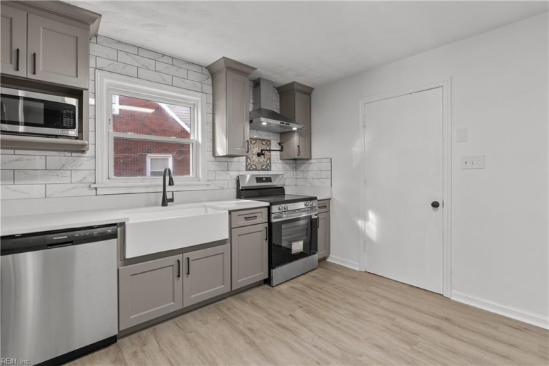 Photo 17 of 44 residential for sale in Norfolk virginia