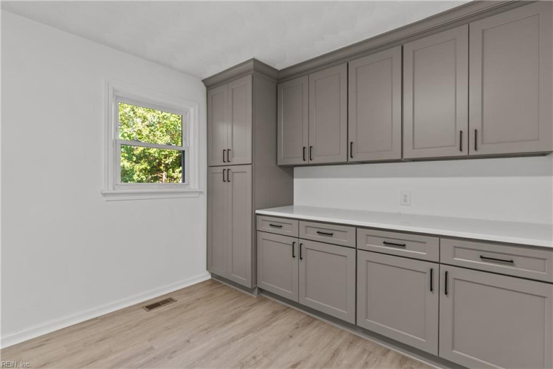 Photo 18 of 44 residential for sale in Norfolk virginia