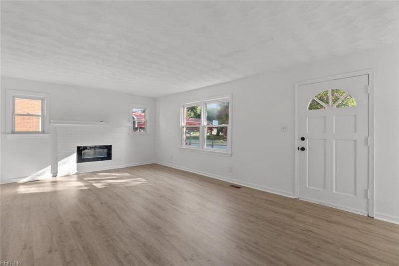 Photo 6 of 44 residential for sale in Norfolk virginia