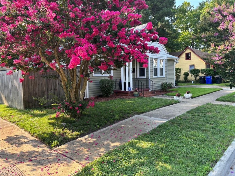 Photo 1 of 46 residential for sale in Portsmouth virginia