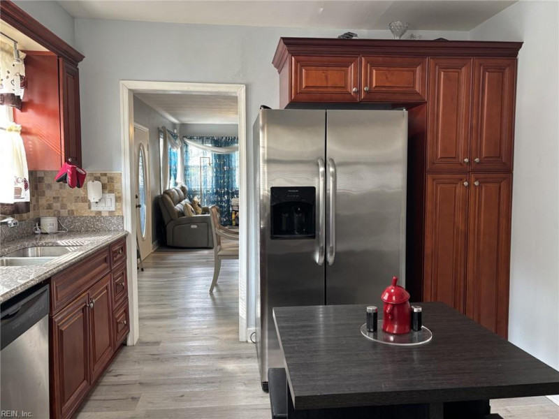 Photo 19 of 46 residential for sale in Portsmouth virginia
