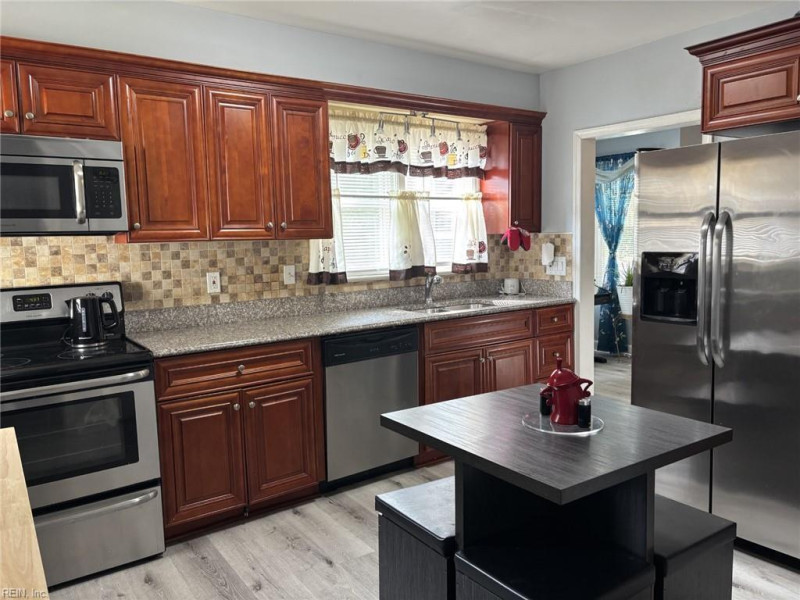 Photo 20 of 46 residential for sale in Portsmouth virginia