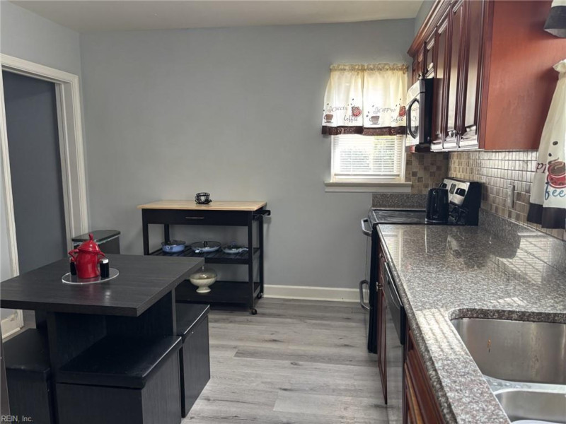 Photo 22 of 46 residential for sale in Portsmouth virginia