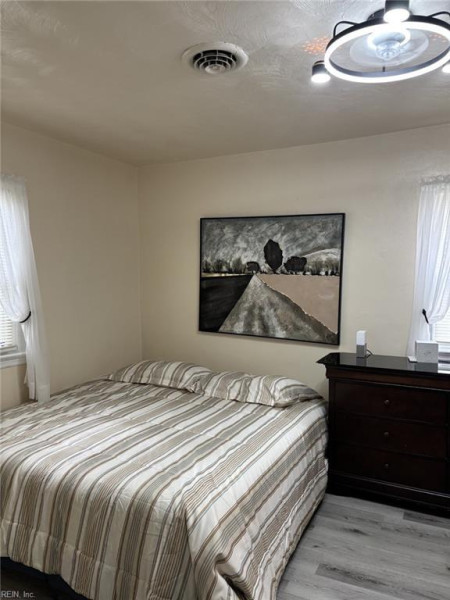 Photo 23 of 46 residential for sale in Portsmouth virginia