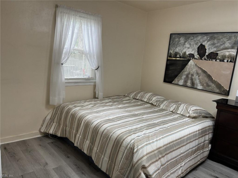 Photo 24 of 46 residential for sale in Portsmouth virginia