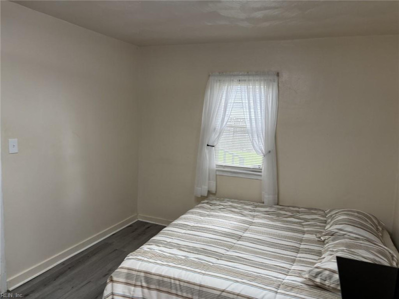 Photo 26 of 46 residential for sale in Portsmouth virginia