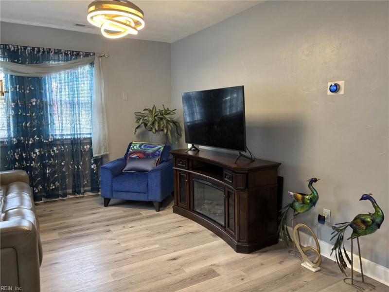 Photo 5 of 46 residential for sale in Portsmouth virginia
