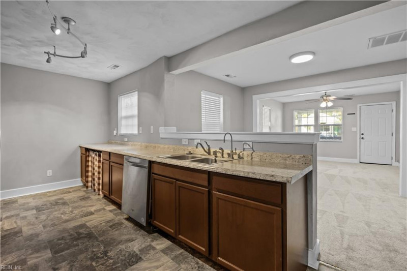 Photo 11 of 25 residential for sale in Portsmouth virginia