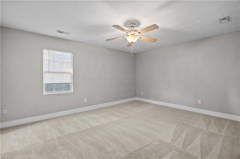 Photo 13 of 25 residential for sale in Portsmouth virginia