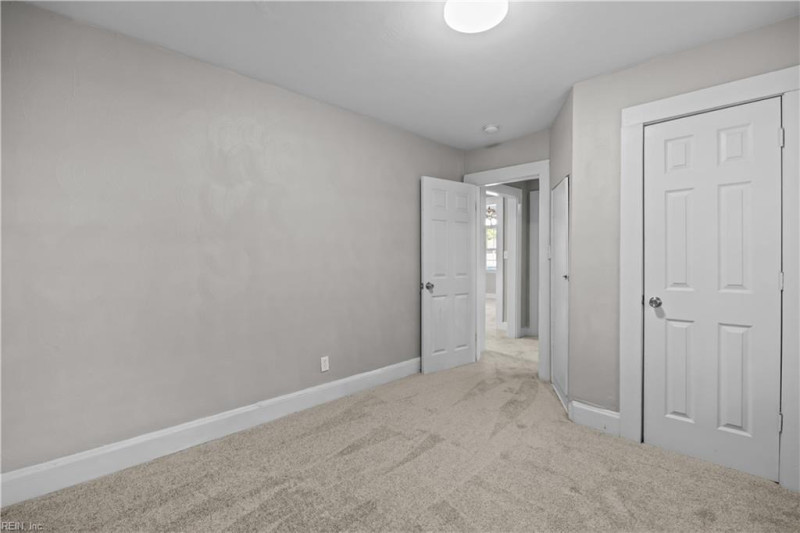 Photo 19 of 25 residential for sale in Portsmouth virginia