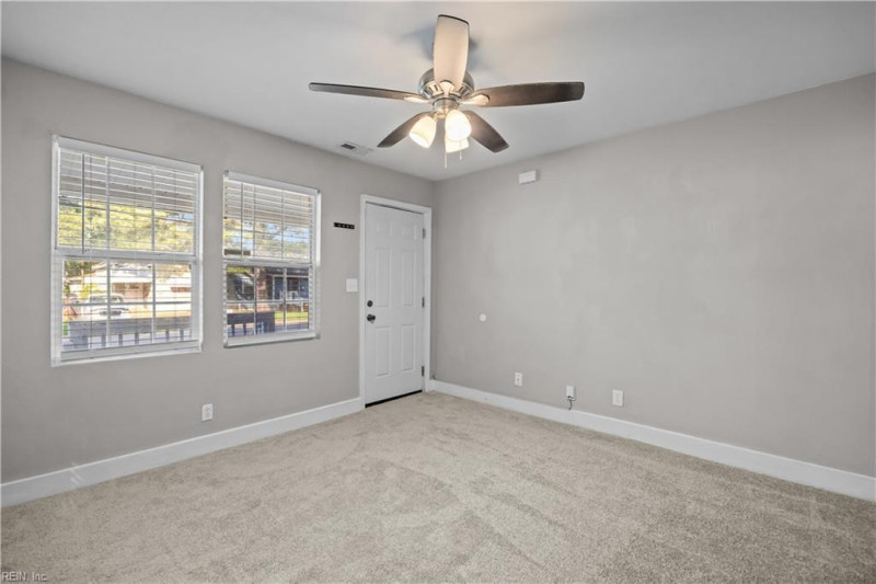 Photo 3 of 25 residential for sale in Portsmouth virginia