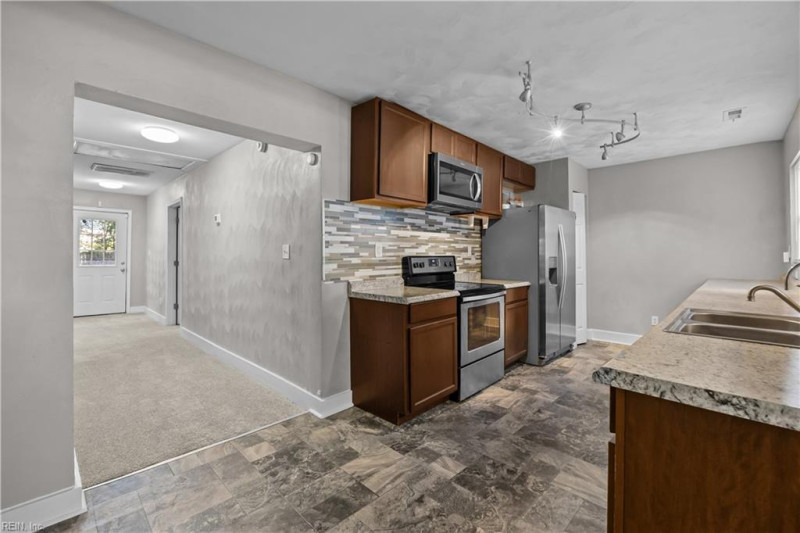 Photo 9 of 25 residential for sale in Portsmouth virginia