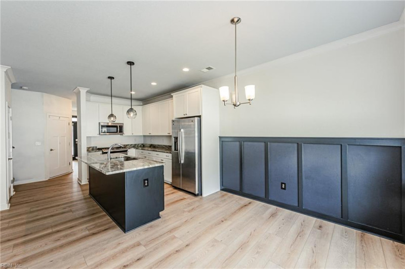 Photo 16 of 45 residential for sale in Virginia Beach virginia
