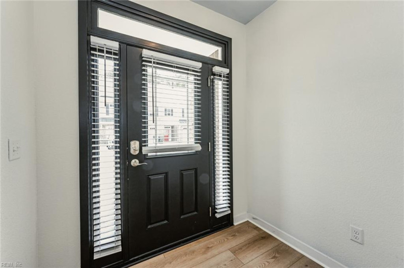 Photo 4 of 45 residential for sale in Virginia Beach virginia