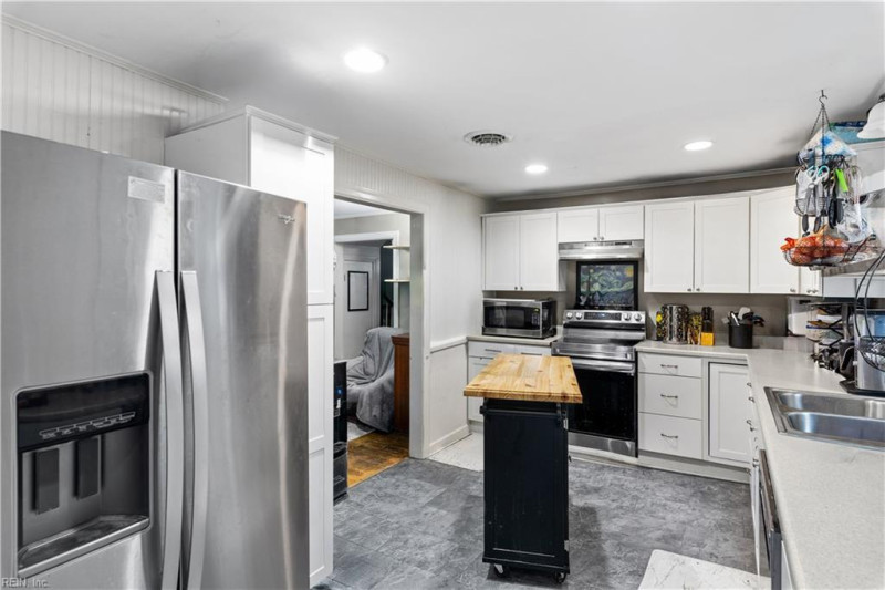 Photo 7 of 35 residential for sale in Franklin virginia