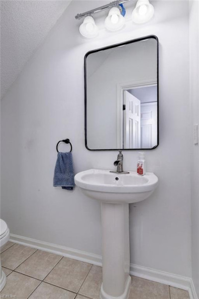 Photo 16 of 43 residential for sale in Newport News virginia