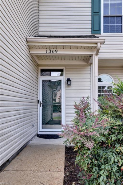 Photo 3 of 43 residential for sale in Newport News virginia