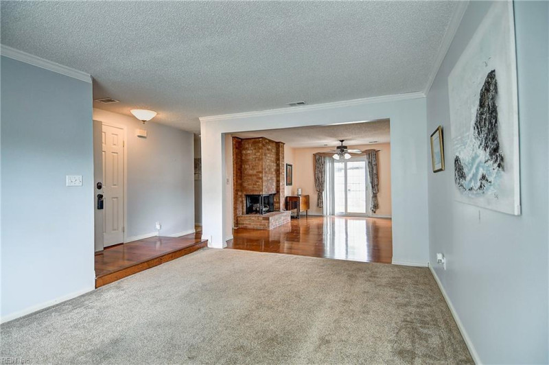 Photo 10 of 36 residential for sale in Virginia Beach virginia