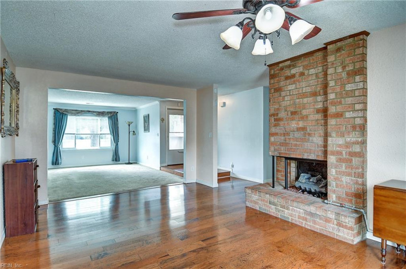 Photo 13 of 36 residential for sale in Virginia Beach virginia