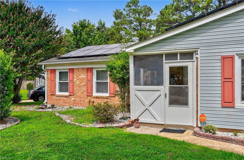 Photo 2 of 36 residential for sale in Virginia Beach virginia