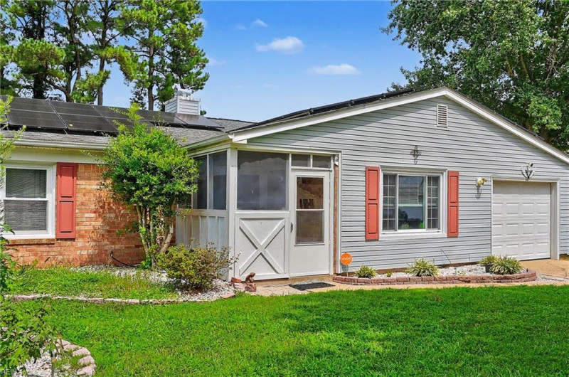 Photo 3 of 36 residential for sale in Virginia Beach virginia