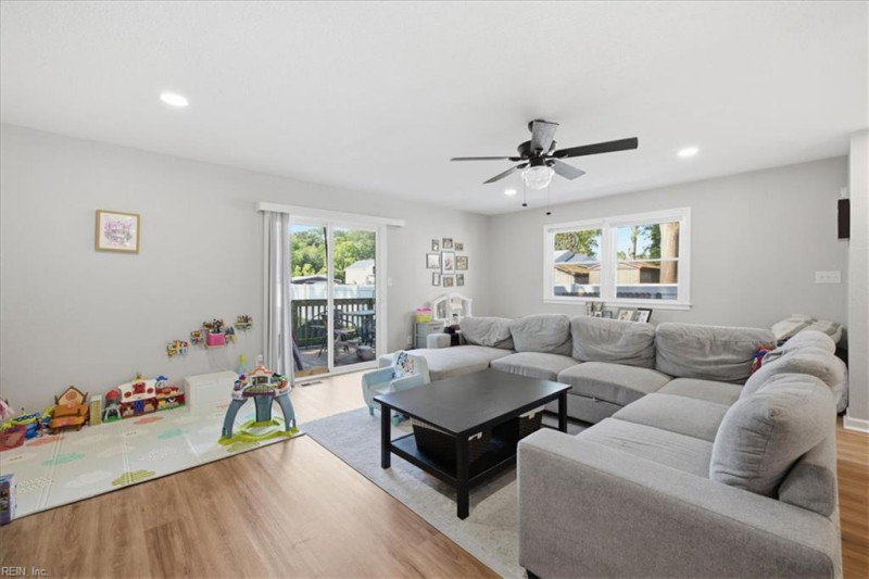 Photo 16 of 38 residential for sale in Norfolk virginia
