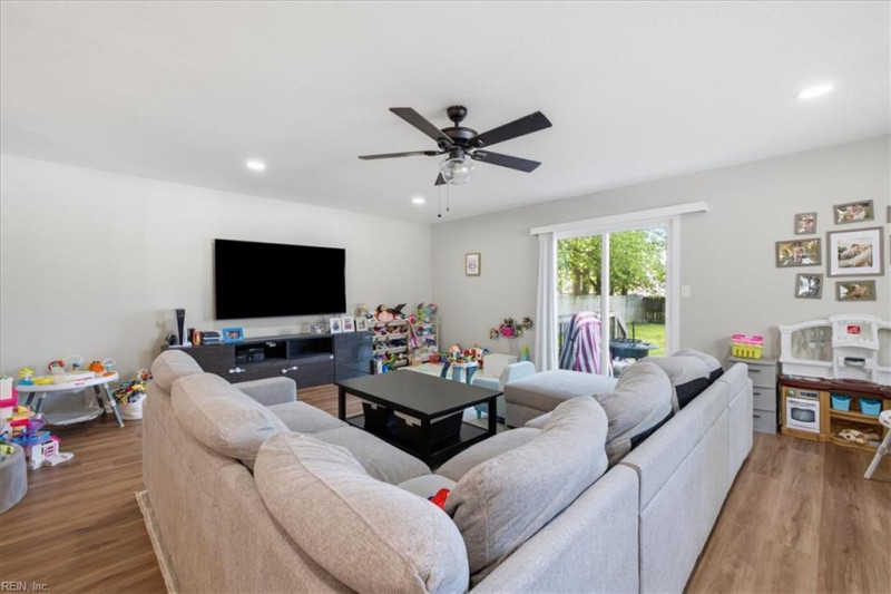 Photo 17 of 38 residential for sale in Norfolk virginia