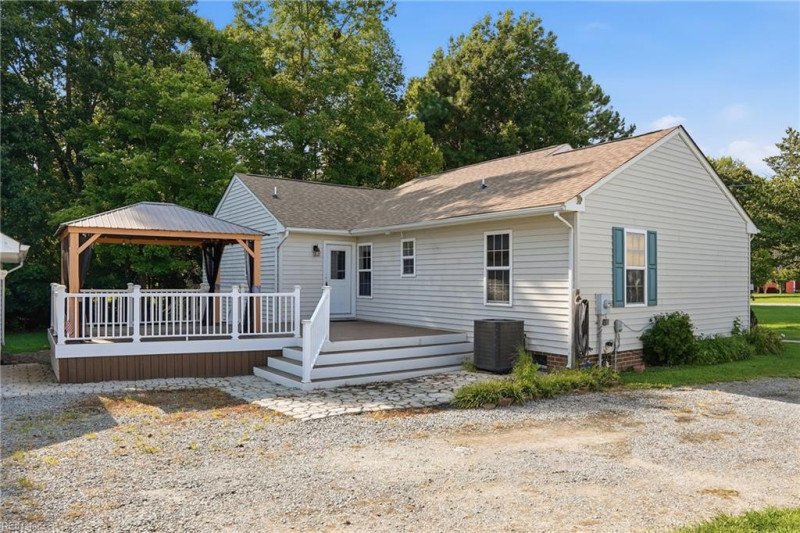 Photo 25 of 38 residential for sale in Surry County virginia