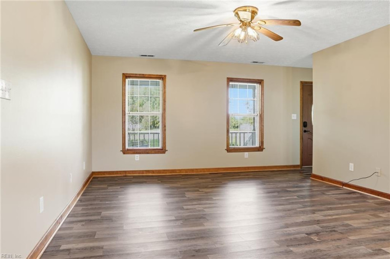 Photo 5 of 38 residential for sale in Surry County virginia