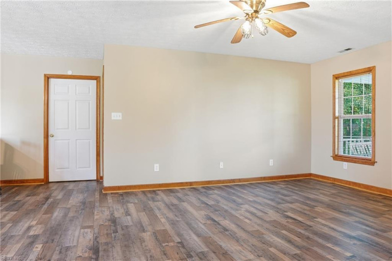 Photo 8 of 38 residential for sale in Surry County virginia