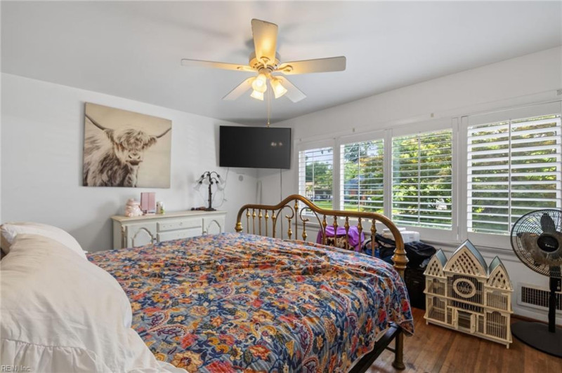 Photo 12 of 31 residential for sale in Norfolk virginia