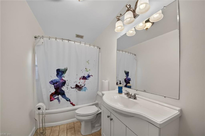 Photo 15 of 31 residential for sale in Norfolk virginia