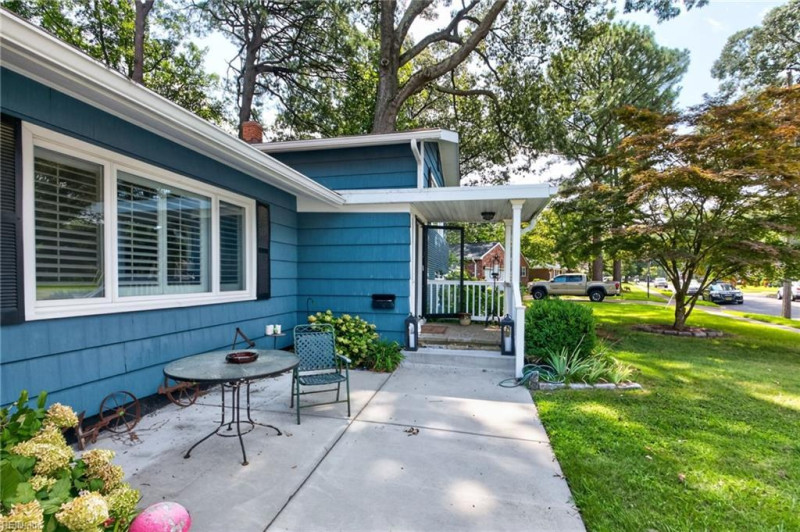 Photo 3 of 31 residential for sale in Norfolk virginia