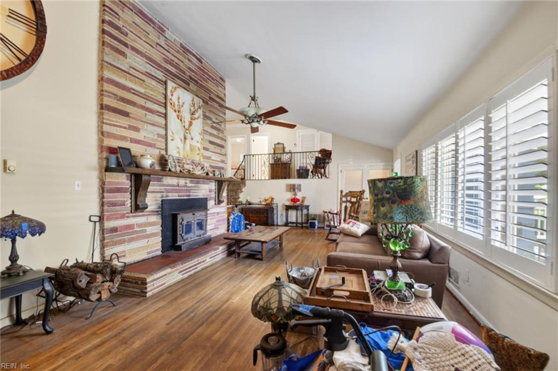 Photo 5 of 31 residential for sale in Norfolk virginia