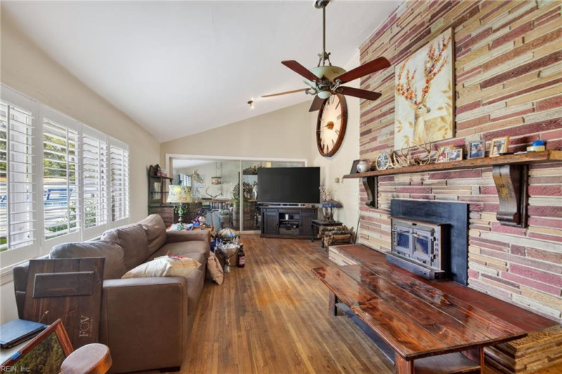 Photo 6 of 31 residential for sale in Norfolk virginia