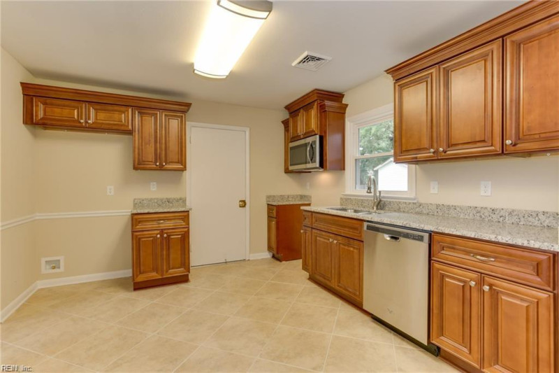 Photo 8 of 27 residential for sale in Newport News virginia Photo 8 of 27 residential for sale in Newport News virginia
