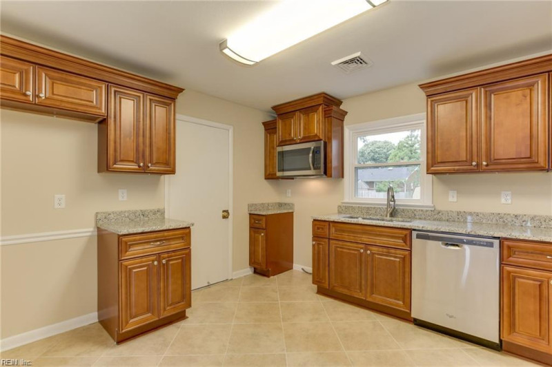 Photo 9 of 27 residential for sale in Newport News virginia Photo 9 of 27 residential for sale in Newport News virginia