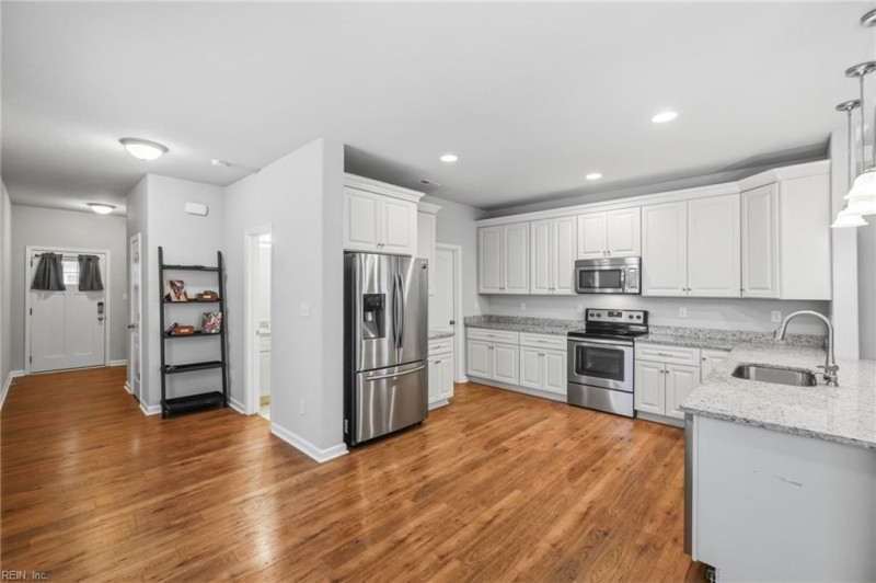 Photo 11 of 44 residential for sale in Virginia Beach virginia