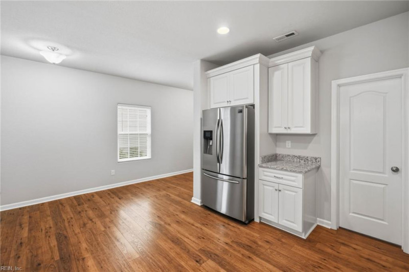 Photo 13 of 44 residential for sale in Virginia Beach virginia